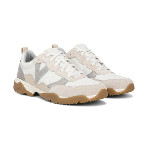 Walk Slim Glide Sneaker